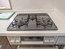 三口コンロ (キッチン)